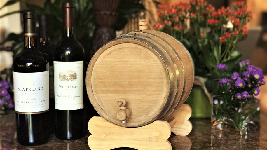 Thùng rượu gỗ sồi giúp khử độc rượu