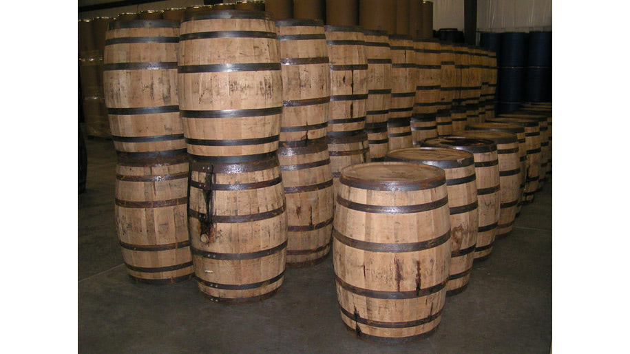 Thùng gỗ đựng rượu tăng thêm hương vị cho rượu