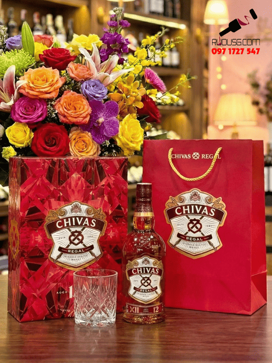 Rượu Chivas 12 700ml Hộp Quà Tết 2026 (tặng Ly + Túi)