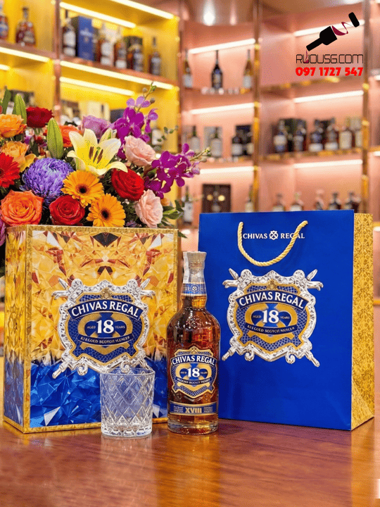 Rượu Chivas 18 Gold Hộp Quà Tết 2026 (tặng Ly + Túi)