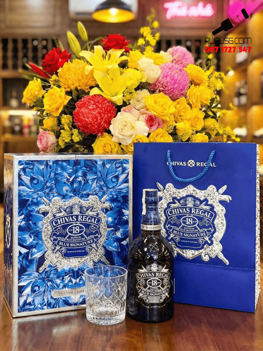 Rượu Chivas 18 Blue Hộp Quà Tết 2026 (tặng Ly + Túi)