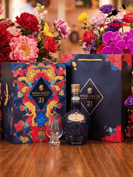 Rượu Chivas 21 700ml Hộp Quà Tết 2026 (tặng Ly + Túi)