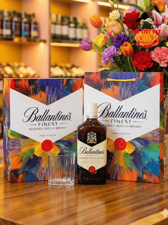 Rượu Ballantines Finest 700ml Hộp Quà Tết 2026 (tặng Ly + Túi)