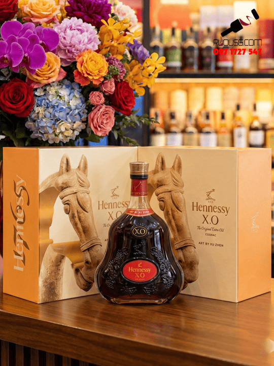 Rượu Hennessy XO Deluxe Hộp Quà Tết 2026 (tặng Túi)